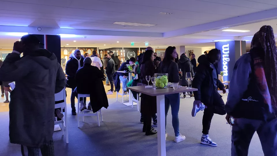Cocktails and entertainment in the lounges of Roland Garros